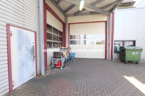 V9809 Ansicht Tor 1 - 