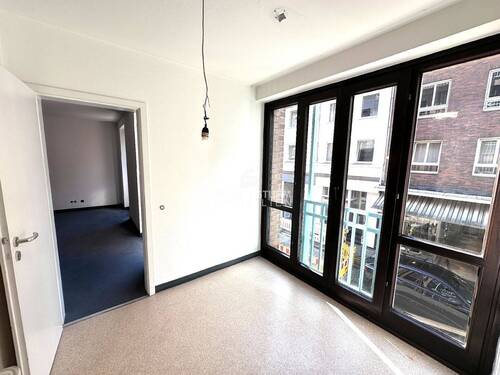 Essplatz -Blick zum Wohnzimmer - 