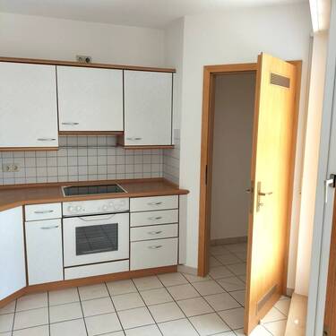 Küche mit Abstellraum - 