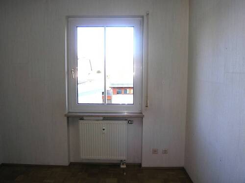 Kinder- bzw. Arbeitszimmer - 
