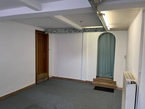 Laden Im Erdgeschoss mit Travertinplatten - Einfamilienhaus mit 130,00 m² in Nottertal-Heilinger Höhen zum Kaufen