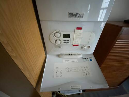 Heiztherme mit Warmwasser/ ehemals Werkstatt - 
