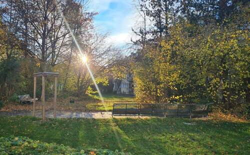 Sonniger Gartenplatz - 