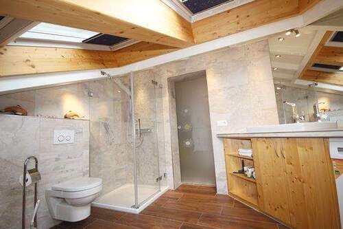 Freigelegte Balken – und ein Raum, der atmet - 