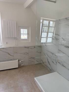 großes Bad Bild 2.jpg - 