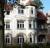 Wunderschöne großräumige 4 Raum Wohnung + Kamin & direkter Zugang zum Garten direkt am Schloßpark - Gotha