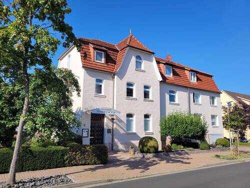 Haus - Eingang.jpg - Drei Grundstücke und Wohnhaus in Bad Wildungen - Reinhardshausen