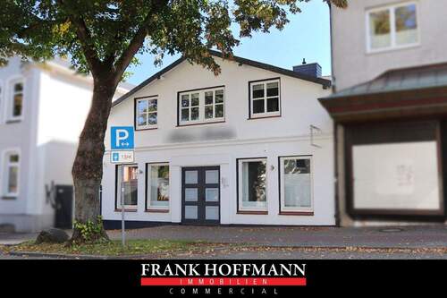 V9915 Titelbild - Charmantes Geschäftshaus mit Garten in Bad Oldesloe