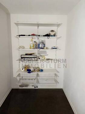Abstellkammer - 