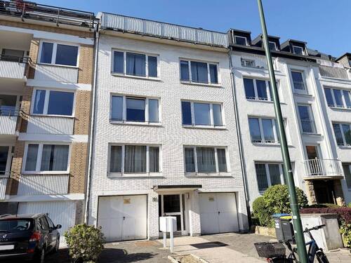 Hausansicht - Düsseldorf-Düsseltal: Gepflegte 2-Zimmer-Wohnung mit Einbauküche!