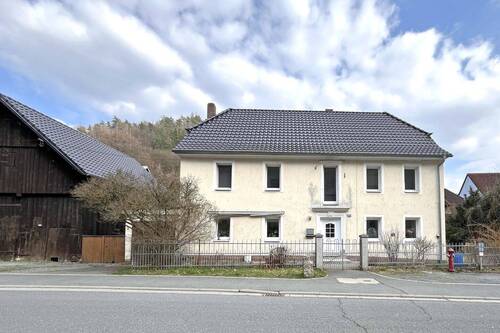Außenansicht - 7 Zimmer Mehrfamilienhaus, Wohnhaus zum Kaufen in Wirsberg