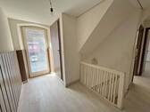 OG Flur - 7 Zimmer Mehrfamilienhaus, Wohnhaus in Wirsberg