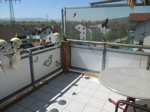 Balkon - sehr schöne 5 Zimmer-OGDG Wohnung - Rhf - zentrumsnah