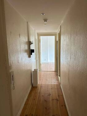 Flur - Etagenwohnung mit 94,40 m&sup2; in Berlin zum Kaufen