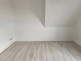 Wohnzimmer - Etagenwohnung mit 47,20 m² in Plauen zur Miete