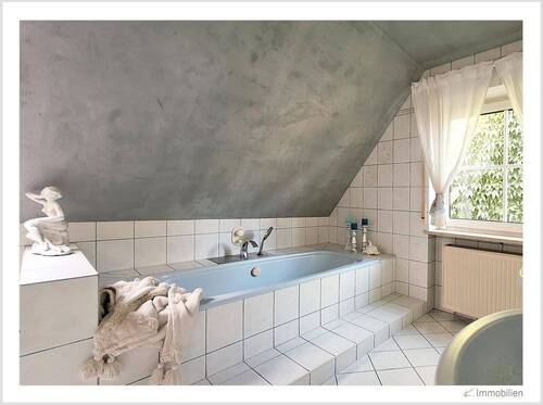 146-2025 Badezimmer 1.jpg - 
