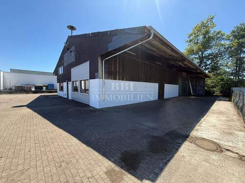 Lagerhalle mit sehr großzügiger Gewerbefläche - Halle in Ellerau zur Miete