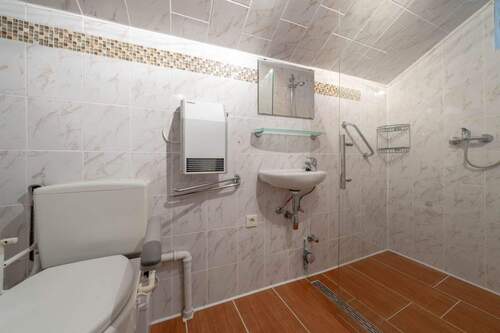 Haus 2 OG Badezimmer - 