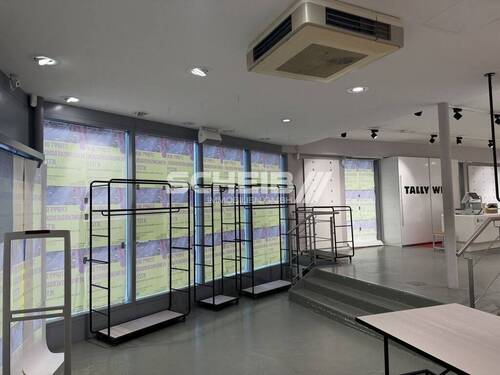 lichtdurchflutet durch viele Glasscheiben - Büro mit 120,00 m&sup2; in Crailsheim zur Miete