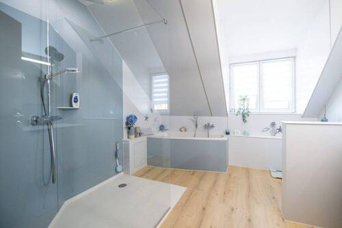 Designbad - 7 Zimmer Einfamilienhaus in Plauen