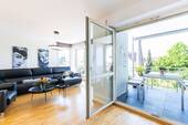 breiter Zugang zum Balkon - 