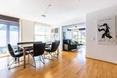 Blick Essbereich Richtung Wohnen - 5 Zimmer Reihenendhaus in Markdorf
