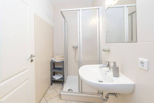 Wohnung EG rechts Badezimmer - 