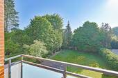 Blick von der Loggia ins Grüne - 3 Zimmer und perfekt geschnitten - Wohnung in Fuhlsbüttel mit 2 Balkonen