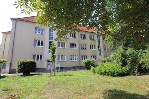 Hausansicht - 3 Zimmer Etagenwohnung zur Miete in Halle (Saale)
