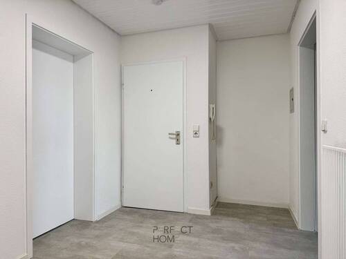 Flur - Etagenwohnung mit 82,40 m&sup2; in Heilbronn zum Kaufen