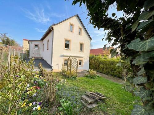 Blick vom Garten - GEPFLEGTES EINFAMILIENHAUS MIT VIEL PLATZ