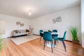 Wohn- & Esszimmer - Helle 3-Zimmer- Eigentumswohnung mit Südwestbalkon in ruhiger Lage