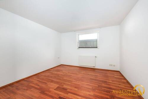 Schlafzimmer UG - 