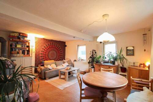 Wohnzimmer - 5 Zimmer Einfamilienhaus zum Kaufen in Lohra