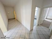 Flur - Etagenwohnung mit 86,90 m² in Zwickau zur Miete