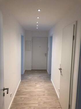 Flur Blick Richtung Eingang - 