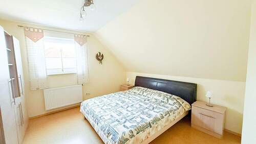 Helles Schlafzimmer im OG - 