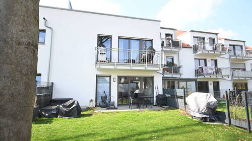 Gehobene Wohnqualität garantiert - Schicke 2-Zimmer-Wohnung in Altdorf: Zentral. Neuwertig. Altersgerecht.