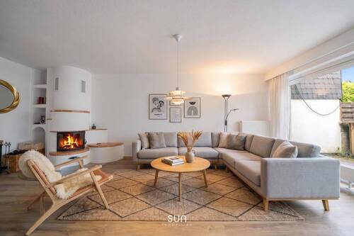 WOHNZIMMER (visualisiert) - FAMILIENWOHNTRAUM IN TOPLAGE - Stilvolles Reihenendhaus mit großem Garten