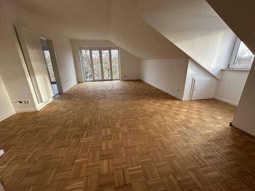 Wohnzimmer, Zugang zum Balkon - 3 Zimmer Etagenwohnung in Rohrbach