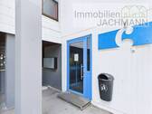 Zugang zum Haus 6 - 