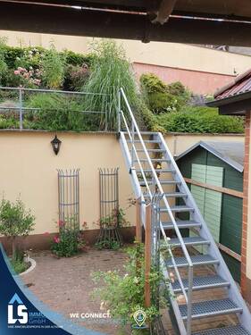 Aufgang zum Blumenbeet - Mehrfamilienhaus, Wohnhaus in Havelberg zum Kaufen