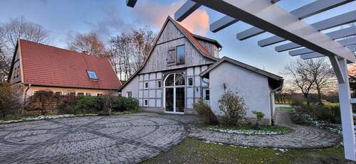 Hoffläche Landhäuser - Zwei Landhäuser als Mehrfamilienhaus mit Parkähnlichem Grundstück von Privat