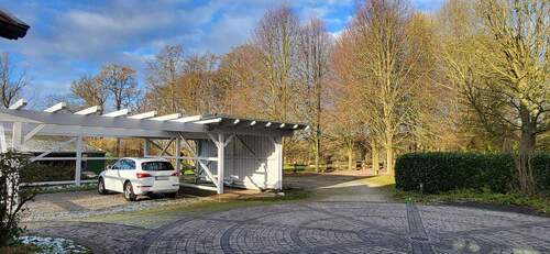 Carport mit Lindenallee - 1 Zimmer Mehrfamilienhaus, Wohnhaus zum Kaufen in Bielefeld