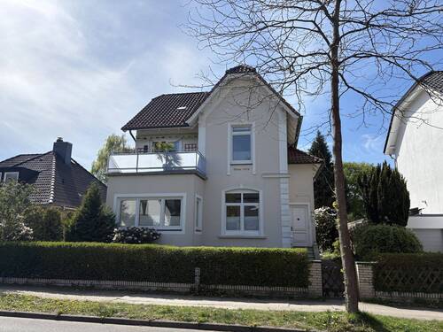 Ansicht - Charmante Altbauwohnung im Erdgeschoss mit Garten im Zweifamilienhaus