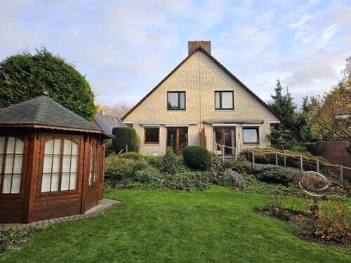 Rückansicht - Einfach schön! Moderne DHH mit tollem Garten