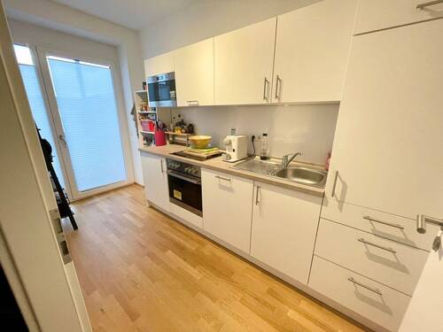 Küche - Großzügige 2-Zimmer-Wohnung mit EBK und großem Balkon