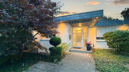 Eingang - 4 Zimmer Bungalow zum Kaufen in Duisburg