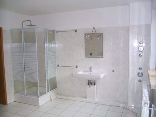 Vollbad im Souterrain BIld 2 - 