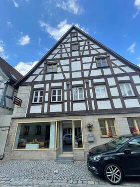 Repräsentatives Anwesen - 63 m² Büro Ausstellungsfläche im Herzen Altdorf